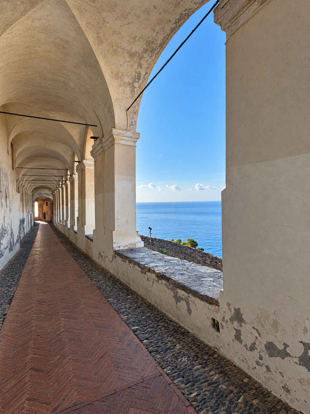 Logge del Parasio a Porto Maurizio, Imperia, con vista sul mare